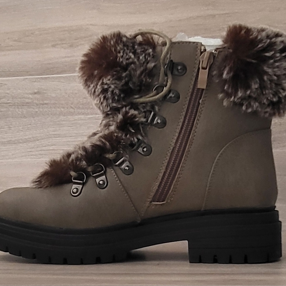 Steve Madden Women's Fur-Lined Brown Ankle Boots. .